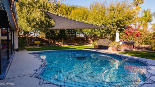 11605 37 Pl, Phoenix AZ 85050-2699 exterior