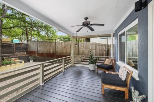 1208 Delano St, Austin TX  78721-2104 exterior