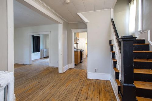 437 Fry St, Saint Paul MN 55104-2390 exterior