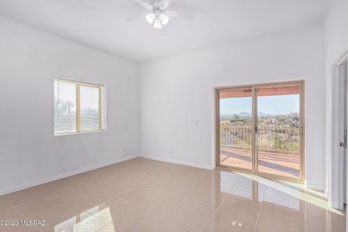 828 Cresta Loma Dr, Tucson AZ 85704-3706 exterior