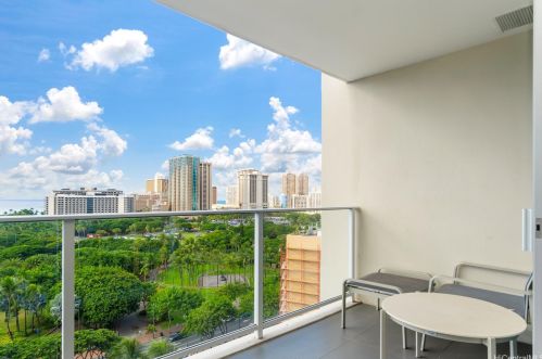 383 Kalaimoku St, Honolulu HI  96815 exterior