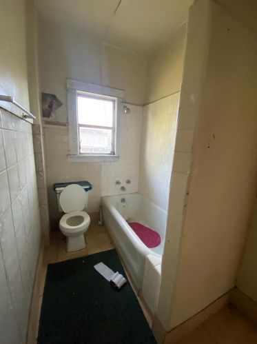 406 West Ave, Turlock CA  95380-5364 exterior