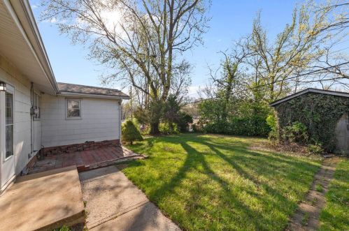 8558 Ardelia Ave, Saint Louis MO 63114-4408 exterior