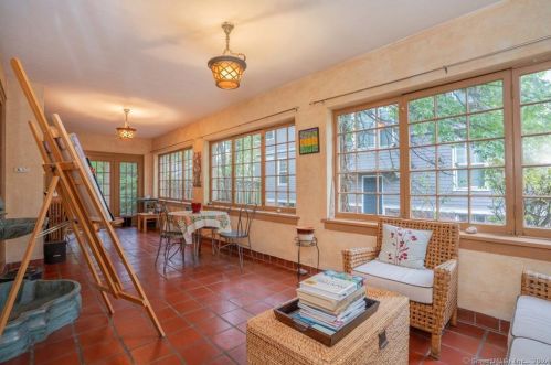 160 Oxford St, Hartford CT 06105-2514 exterior