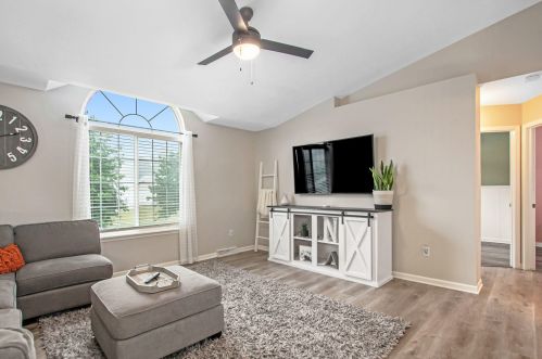 340 Riverwood Dr, Middlevle MI  49333-9092 exterior