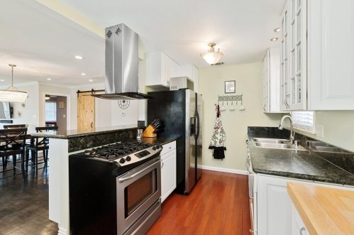 833 Willow Dr, Brea CA 92821-5052 exterior