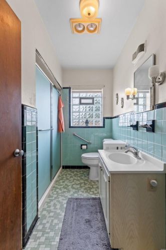 8411 Valcour Ave, Saint Louis MO 63123-3112 exterior