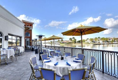 4651 Gulf Shore Blvd, Naples FL 34103-3467 exterior