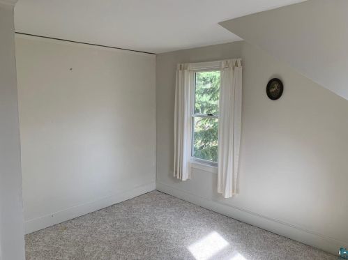 25 Howard Gnesen Rd, Duluth MN 55811-1657 exterior