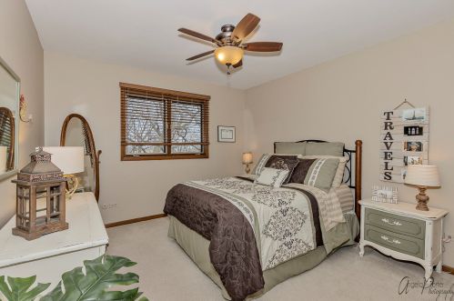 2041 Alta Vis Dr, Waukegan IL 60087-4058 exterior