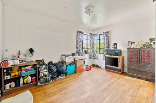 7733 Hamilton Ave, Chicago IL 60618-3917 exterior