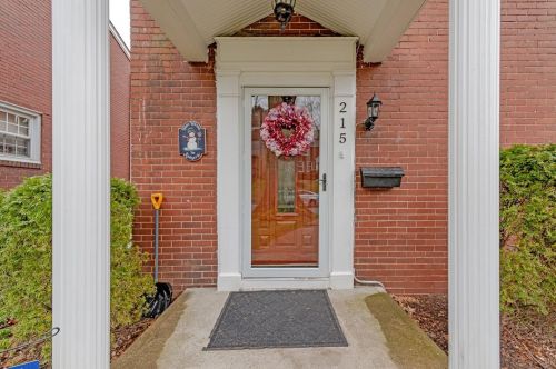 215 Datura Dr, Pittsburgh, PA 15235-3154