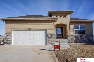 19306 Franklin Cir, Omaha, NE 68022-6488