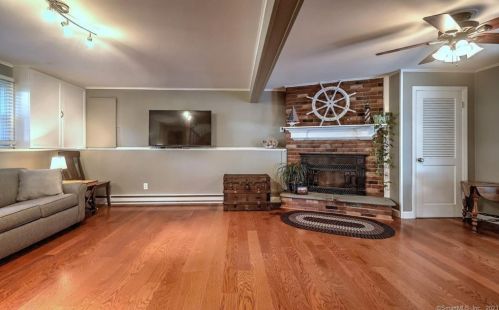 44 Selma Ave, Derby CT 06418-2230 exterior