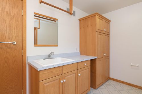 6450 2 St, Kalamazoo MI 49007-4909 exterior