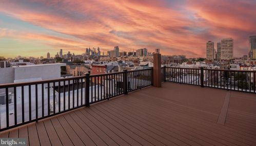 124 Bainbridge St, Philadelphia PA 19147-1866 exterior