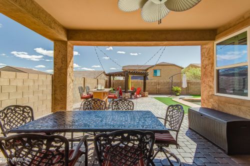 3765 Aracely Dr, Phoenix AZ 85087-5998 exterior