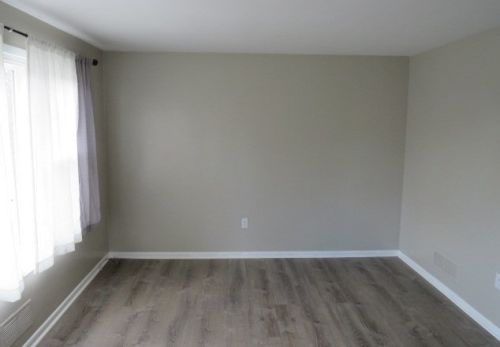 1447 Maple Dr, Pittsburgh PA  15227-1505 exterior