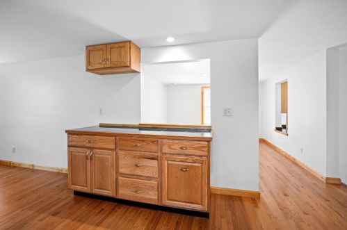 160 Hall Rd, Barrington NH 03825-3211 exterior