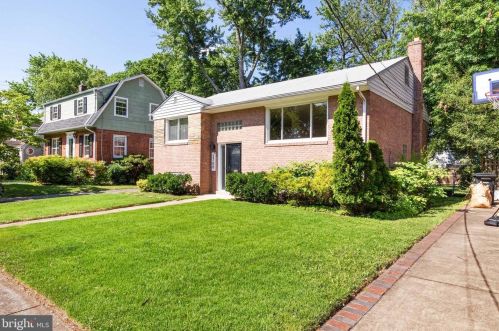 2700 Davis Ave, Alexandria, VA 22302-2817