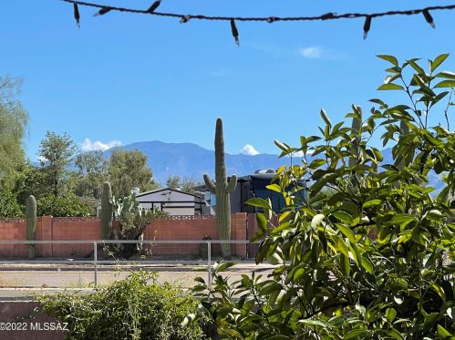 5049 Blackbird Dr, Tucson AZ 85742-5110 exterior