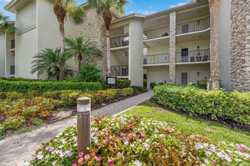 28 Cypress Vw Dr, Naples FL 34113-8086 exterior