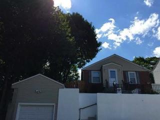 192 Greeley St, Providence, RI 02904-1264