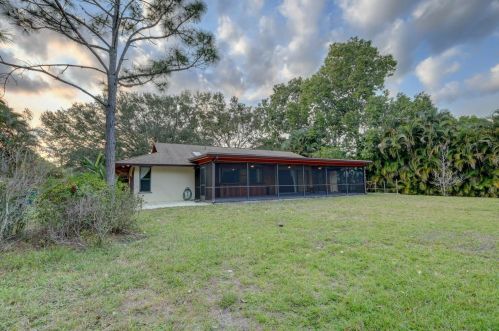 5406 Palmetto Dr, Fort Pierce FL 34982-7481 exterior