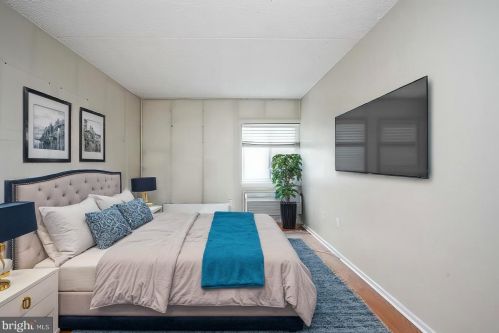 200 Lombard St, Philadelphia PA 19147-1605 exterior