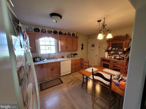 299 Moyer Rd, Pottstown, PA 19464-1534