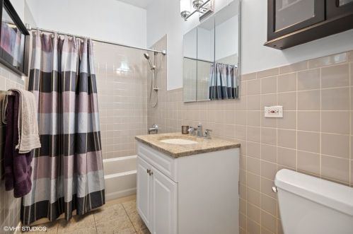 3636 Dickens Ave, Chicago IL 60647-3619 exterior