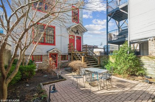 1337 Barry Ave, Chicago IL 60657-4244 exterior