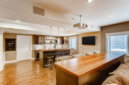 252 Grantley Ave, Elmhurst IL 60126-2237 exterior