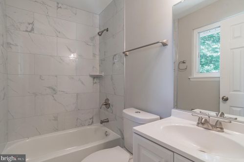 14005 Congress Dr, Rockville MD 20853-2668 exterior