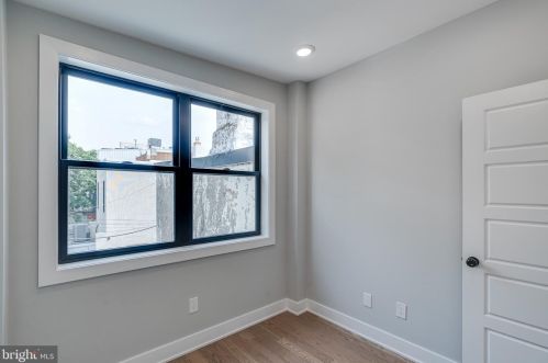 735 24th St, Philadelphia PA  19130-2539 exterior