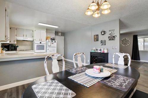 545 Quincy Rd, Turlock CA  95380-4329 exterior