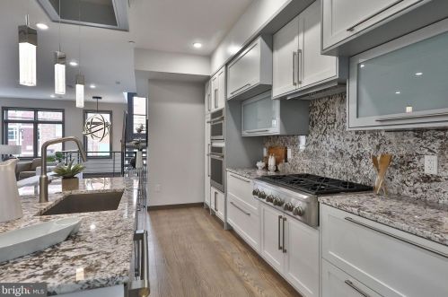 613 Bainbridge St, Philadelphia PA 19146-2413 exterior