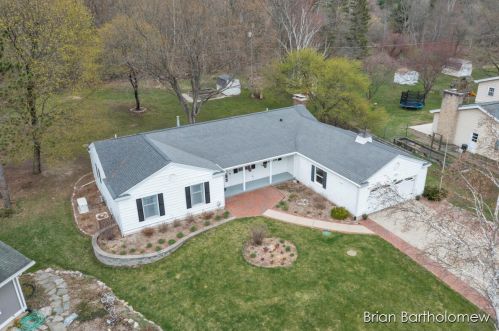 20660 Edgewood Dr, Big Rapids MI 49307-9214 exterior