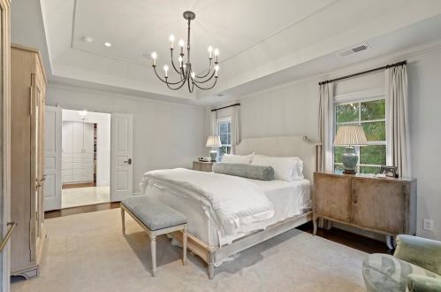 2817 Dover Rd, Atlanta GA 30327-1209 exterior