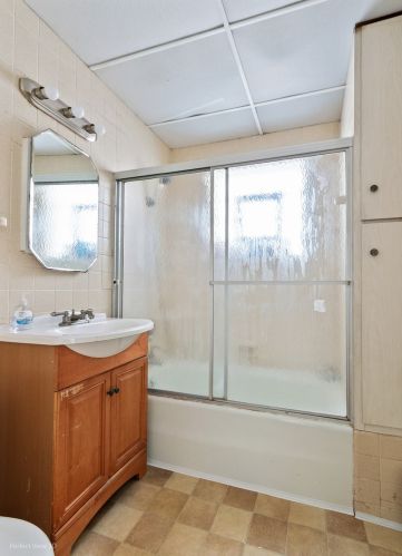 5622 22 Pl, Chicago IL 60608-4206 exterior