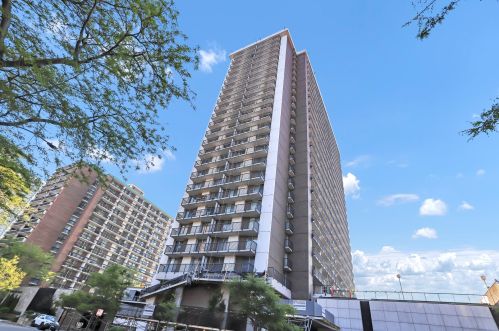 5855 Sheridan Rd, Chicago IL  60660-3816 exterior