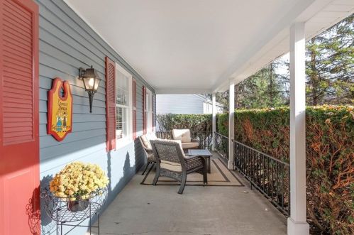 341 Alamo Dr, Pittsburgh, PA 15241-1748