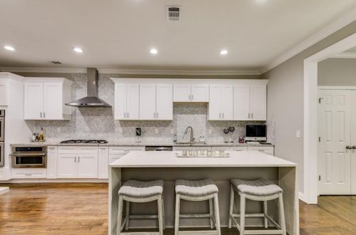 2884 Cravey Dr, Atlanta GA  30345-1420 exterior