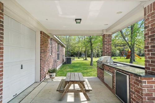 15635 Connie Ln, Montgomery TX 77316-9467 exterior