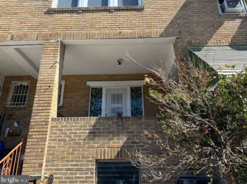 5937 Leithgow St, Philadelphia PA 19123-2127 exterior