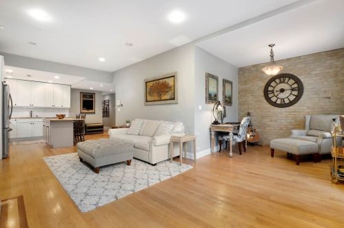 1951 Cleveland Ave, Chicago, IL 60614-5215