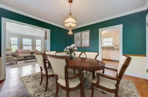 391 Avon Dr, Pittsburgh, PA 15228-2101