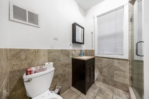 6149 Giddings St, Chicago IL 60630-2931 exterior