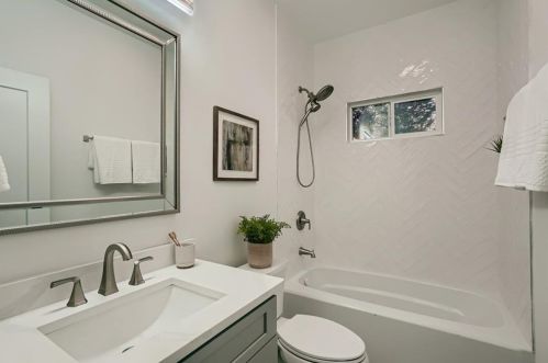 1415 Almont Dr, Atlanta GA 30310-3756 exterior