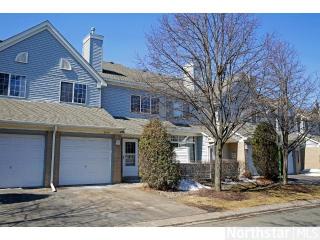 2804 Autumnwood Ln, Hopkins, MN 55305-3487